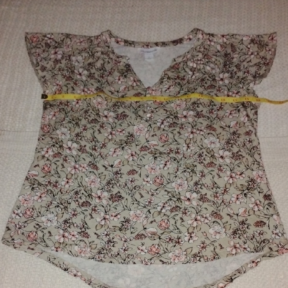 Liz Claiborne Beige and Pink Floral Top